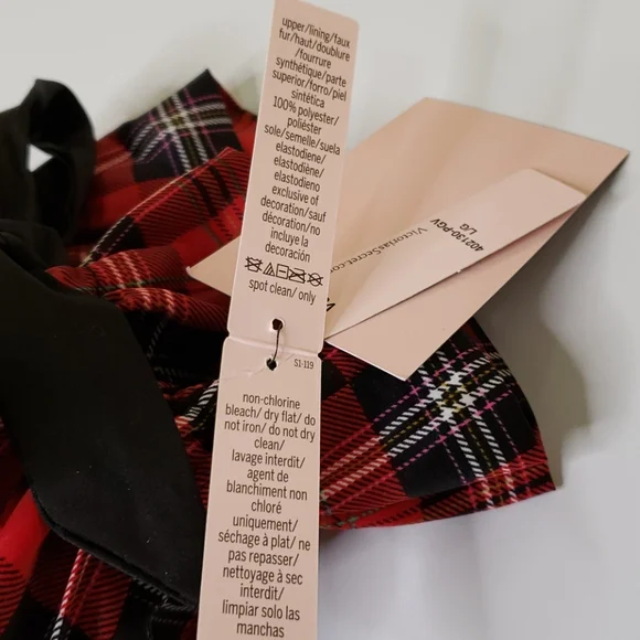 🆕️Victoria's Secret Signature Satin Slippers - Picture 8 of 12